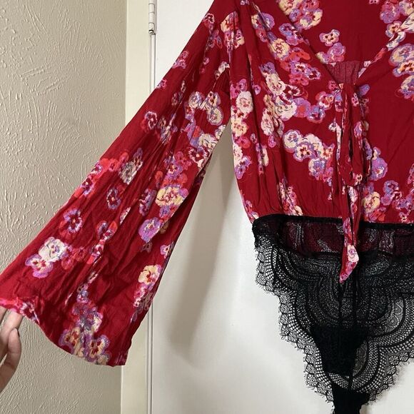 Intimately Free People Forties Feels Floral Bell Sleeve Lace Red Bodysuit XS - Picture 3 of 6